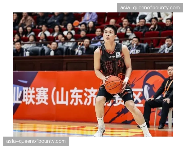 山东高速男篮97-76击败广厦获俱乐部杯季军,新援琼斯首秀表现合格 山东高速男篮97-76击败广厦获俱乐部杯季军,新援琼斯首秀表现合格