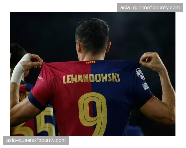 莱万多夫斯基确认将在赛季末离队，欧冠成为其告别舞台。