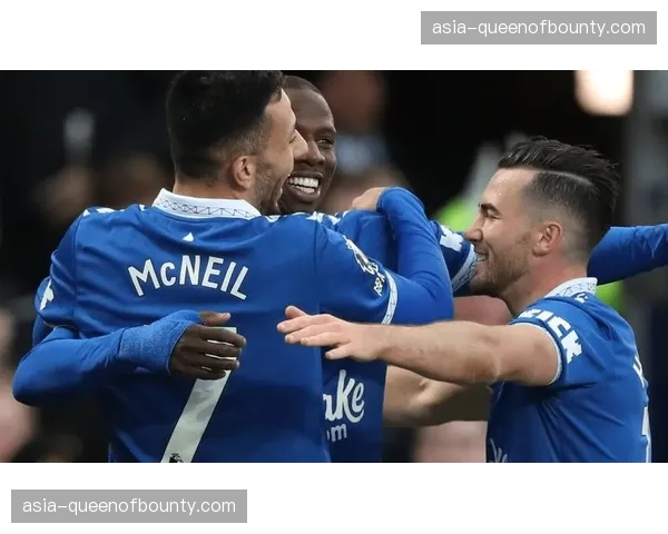 历史回顾:2012年3月,曼奇尼的曼城开启六连胜逆袭曼联夺冠之路 历史回顾:2012年3月,曼奇尼的曼城开启六连胜逆袭曼联夺冠之路