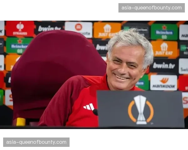 穆里尼奥赛前发布会确认,卢卡库将首发出战对阵旧主国际米兰 穆里尼奥赛前发布会确认,卢卡库将首发出战对阵旧主国际米兰